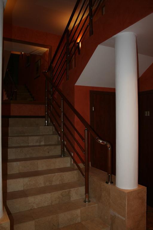 Hotel Tenishouse Marki  Exterior photo