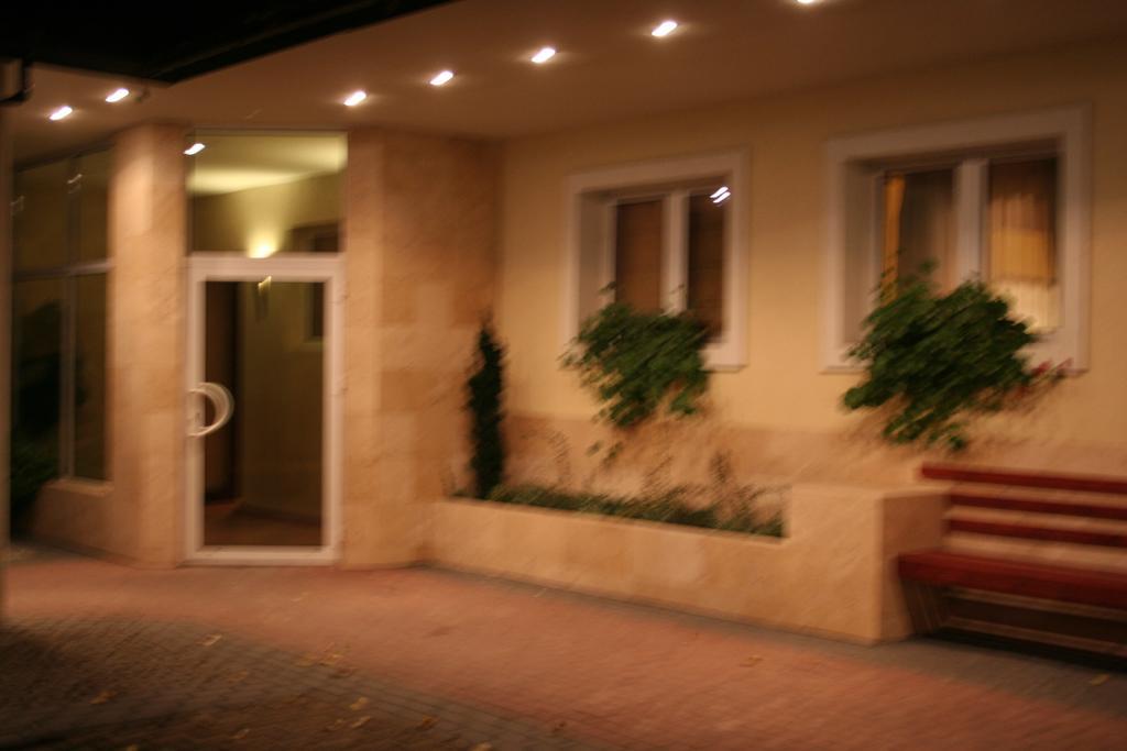 Hotel Tenishouse Marki  Exterior photo