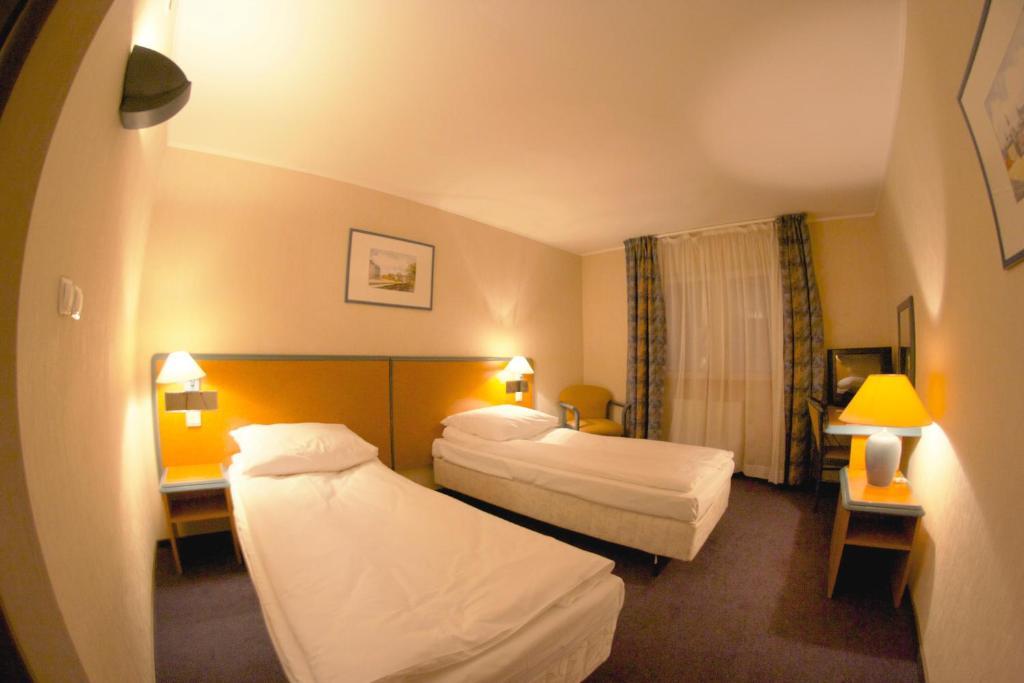 Hotel Tenishouse Marki  Room photo